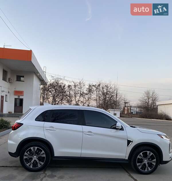 Внедорожник / Кроссовер Mitsubishi RVR 2021 в Александрие