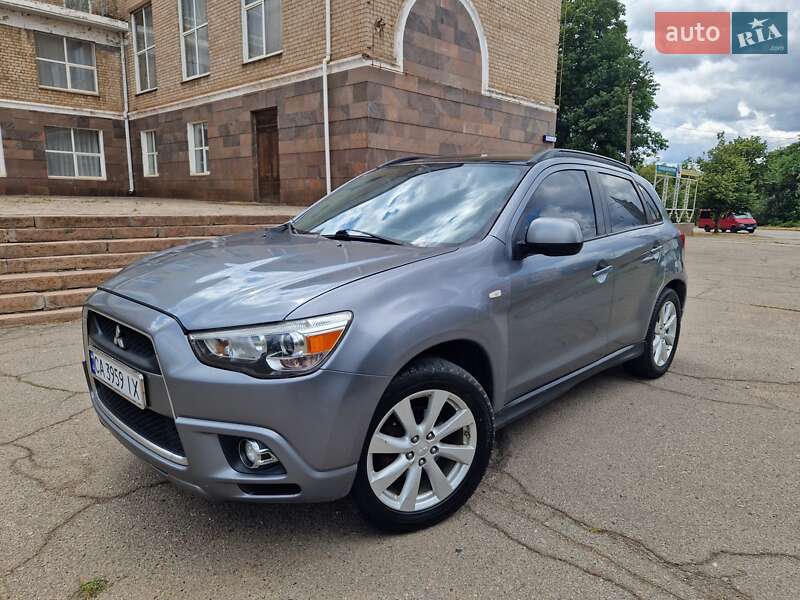 Mitsubishi RVR 2011