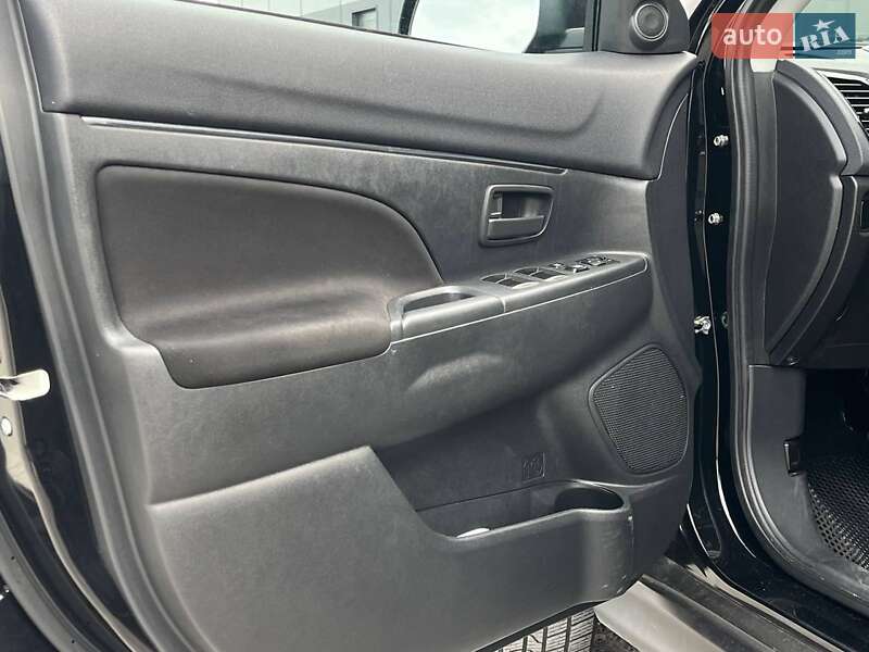 Внедорожник / Кроссовер Mitsubishi RVR 2021 в Львове