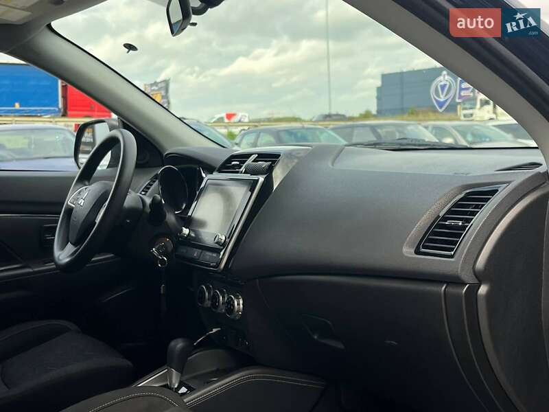 Внедорожник / Кроссовер Mitsubishi RVR 2021 в Львове