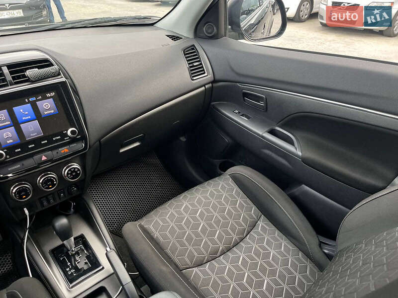 Внедорожник / Кроссовер Mitsubishi RVR 2021 в Львове