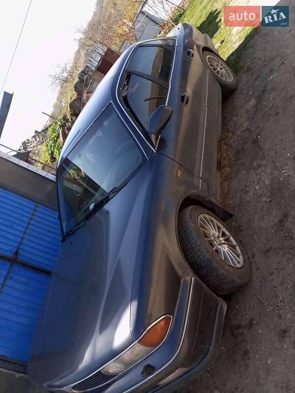 Седан Mitsubishi Sigma 1991 в Черновцах