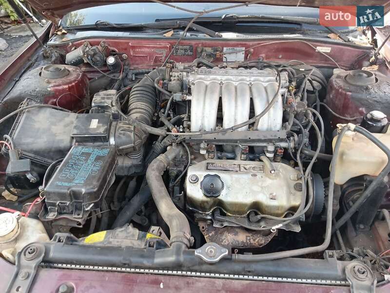 Седан Mitsubishi Sigma 1992 в Бобровице