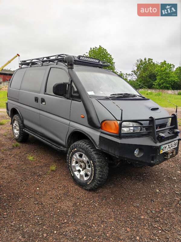 Минивэн Mitsubishi Space Gear 1995 в Житомире