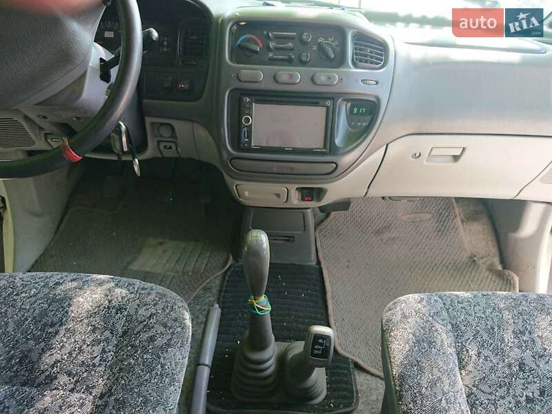 Минивэн Mitsubishi Space Gear 1999 в Хороле