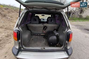 Минивэн Mitsubishi Space Runner 1992 в 