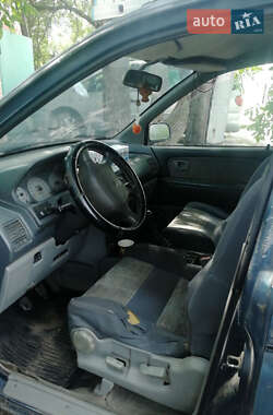 Минивэн Mitsubishi Space Runner 1992 в 