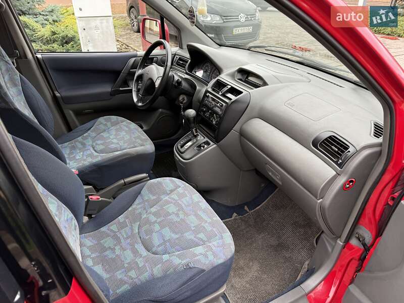 Минивэн Mitsubishi Space Runner 2000 в Хмельницком