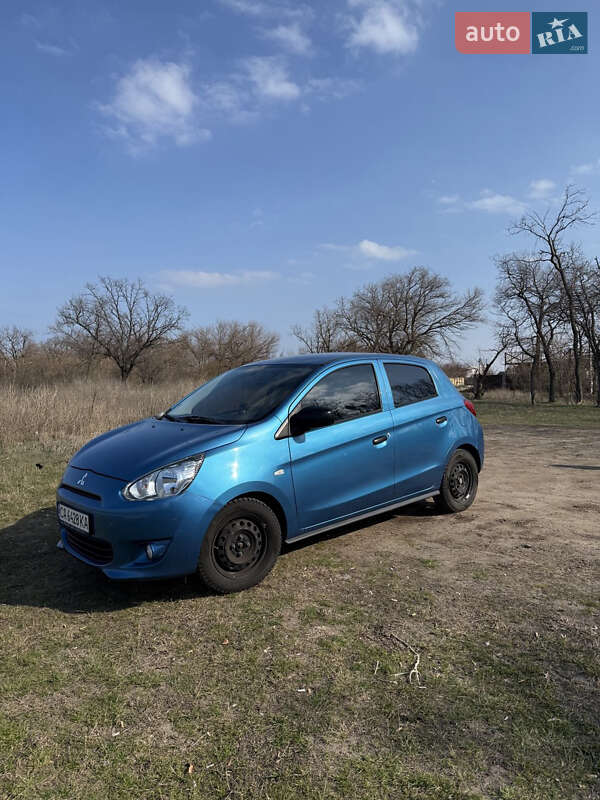 Хэтчбек Mitsubishi Space Star 2015 в 