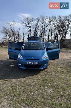 Хэтчбек Mitsubishi Space Star 2015 в 