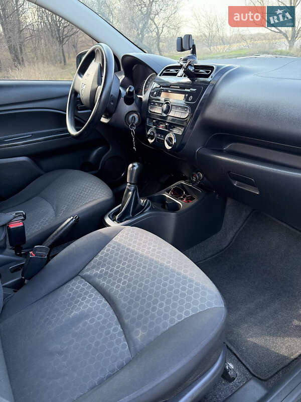 Хетчбек Mitsubishi Space Star 2015 в Черкасах