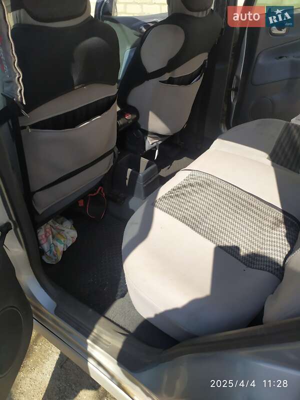 Минивэн Mitsubishi Space Star 2001 в Кривом Роге