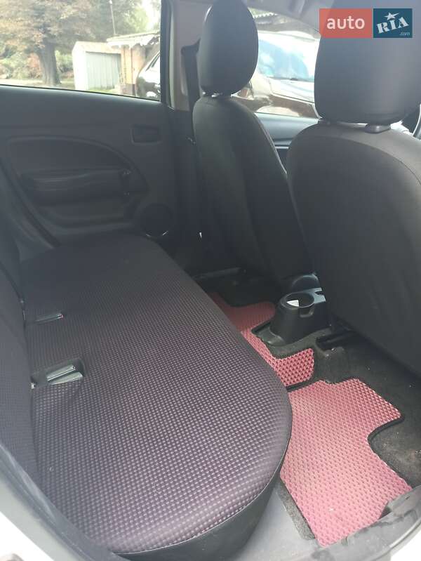 Хетчбек Mitsubishi Space Star 2015 в Сумах