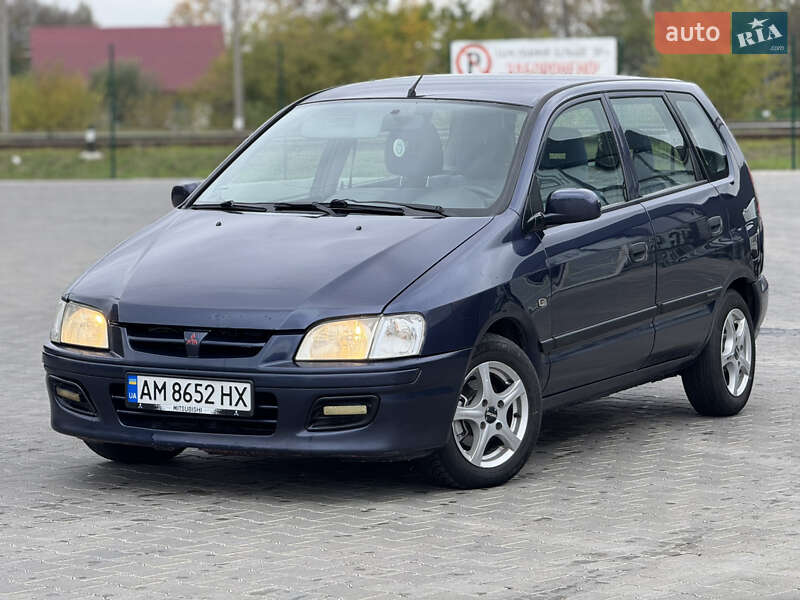 Минивэн Mitsubishi Space Star 2001 в 