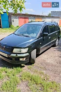 Минивэн Mitsubishi Space Wagon 2002 в 