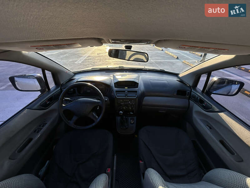 Минивэн Mitsubishi Space Wagon 2003 в Киеве