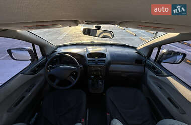 Минивэн Mitsubishi Space Wagon 2003 в 