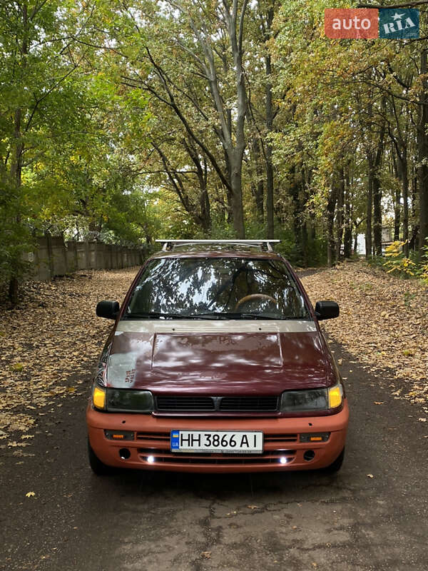 Минивэн Mitsubishi Space Wagon 1993 в Одессе фото Минивэн Mitsubishi Space Wagon 1993 в Одессе
