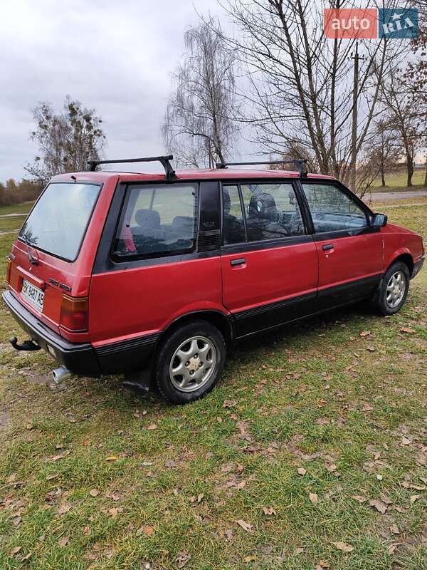 Минивэн Mitsubishi Space Wagon 1985 в Сарнах