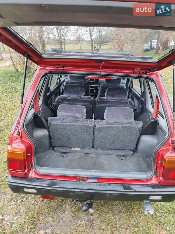 Минивэн Mitsubishi Space Wagon 1985 в Сарнах