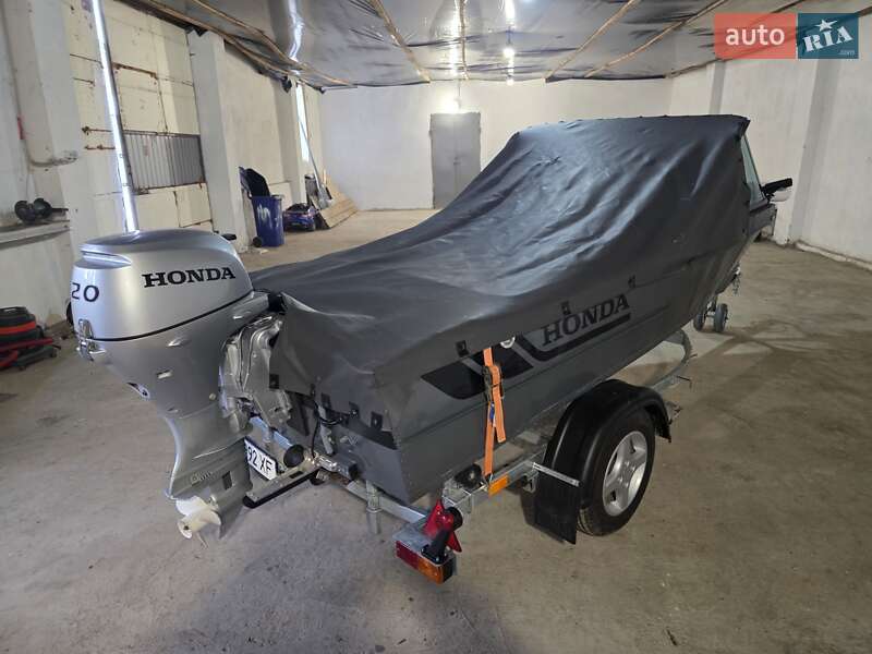 Катер МКМ Херсонка 1971 в Черновцах фото 5 Катер МКМ Херсонка 1971 в Черновцах