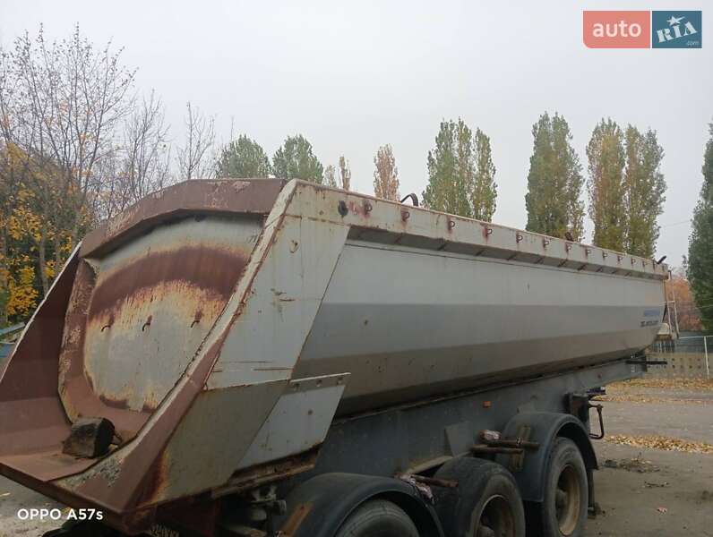 Самоскид напівпричіп Moeslein SMR-3 2006 в Кременчуці