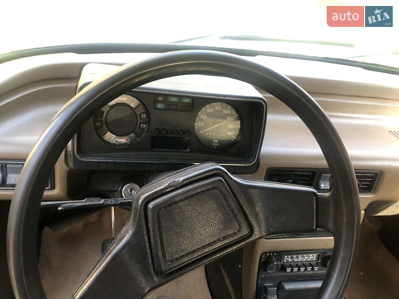 Седан Москвич/АЗЛК 2140 1984 в Кривом Роге фото 13 Седан Москвич/АЗЛК 2140 1984 в Кривом Роге