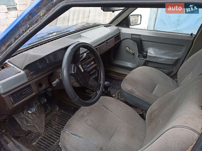 Хэтчбек Москвич/АЗЛК 2141 1990 в Вольногорске