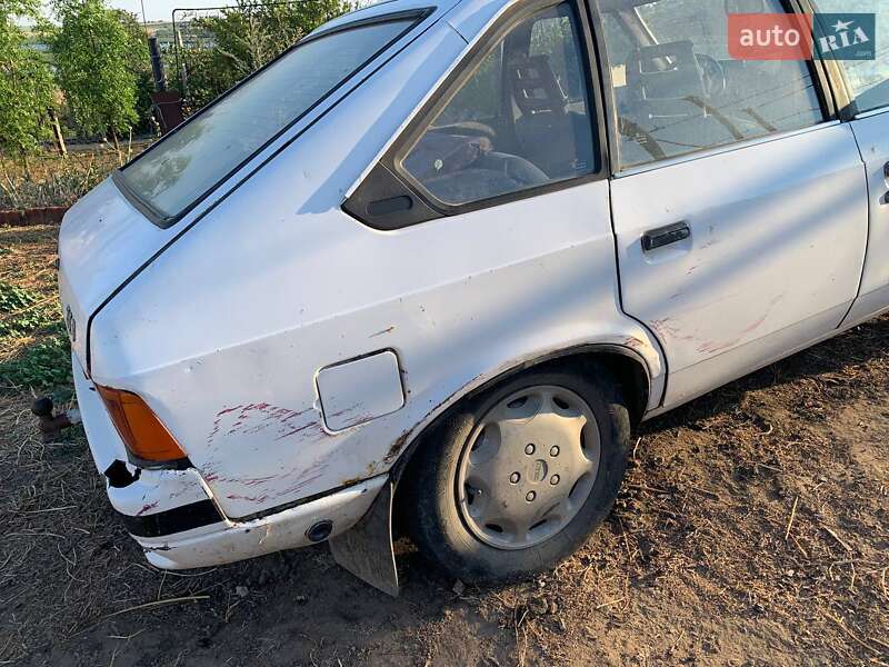 Хэтчбек Москвич/АЗЛК 2141 1992 в Новой Одессе