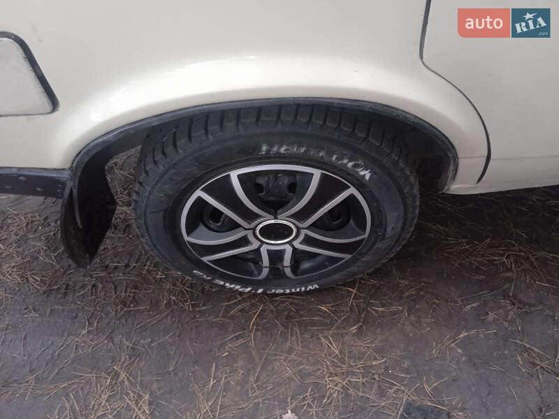 Хетчбек Москвич/АЗЛК 2141 1990 в Львові