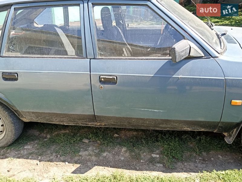Хэтчбек Москвич/АЗЛК 2141 1990 в Каменец-Подольском