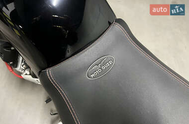 Скремблер Moto Guzzi V7 Racer 2011 в 