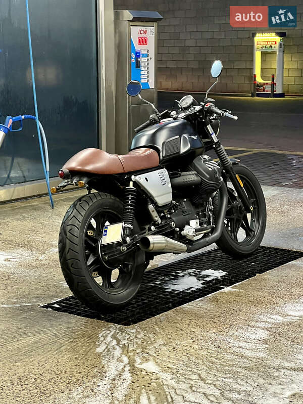 Кафе рейсер Moto Guzzi V7 Stone 2017 в Киеве