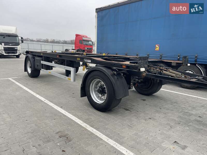 Контейнеровоз Mueller-Mitteltal T3 2007 в Чернівцях