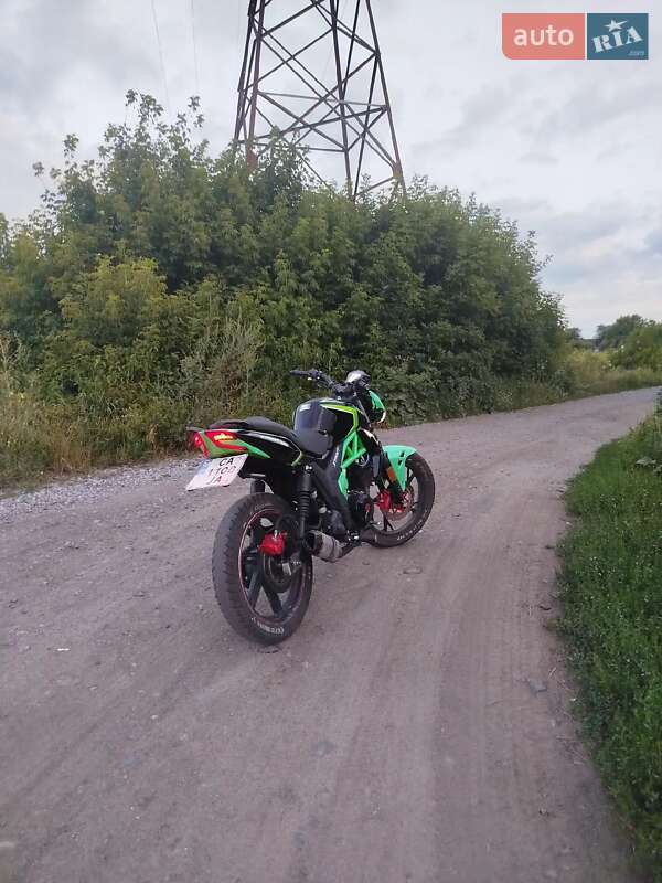 Грузовые мотороллеры, мотоциклы, скутеры, мопеды Musstang XTREET 250 2023 в Русской Поляне фото 8 Грузовые мотороллеры, мотоциклы, скутеры, мопеды Musstang XTREET 250 2023 в Русской Поляне