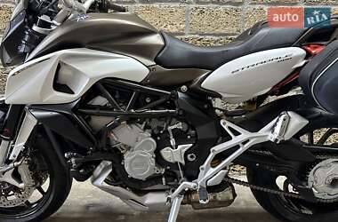Мотоцикл Без обтекателей (Naked bike) Mv agusta Stradale 800 2015 в 