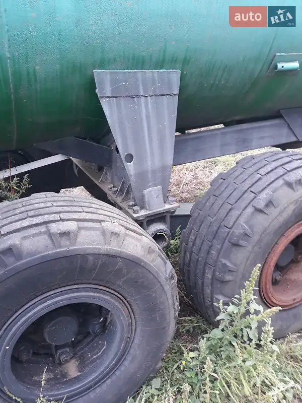 Цистерна полуприцеп МЖТ 8 1991 в 