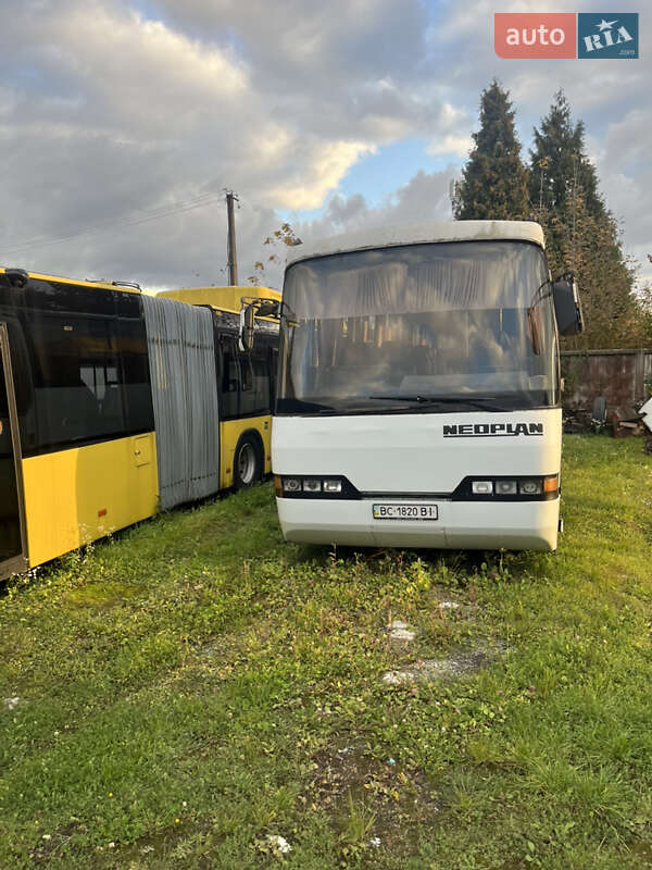 Туристичний / Міжміський автобус Neoplan N 113 1990 в Львові фото Туристичний / Міжміський автобус Neoplan N 113 1990 в Львові