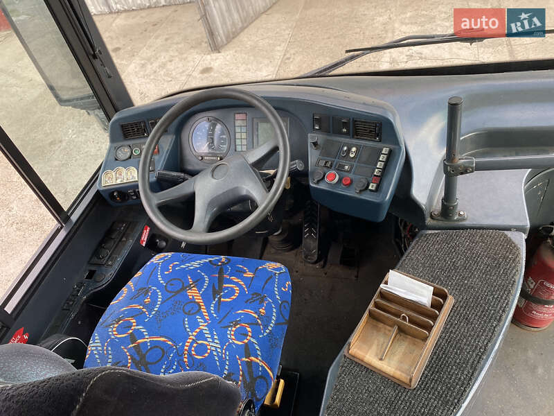 Міський автобус Neoplan N 4411 2000 в Чернівцях