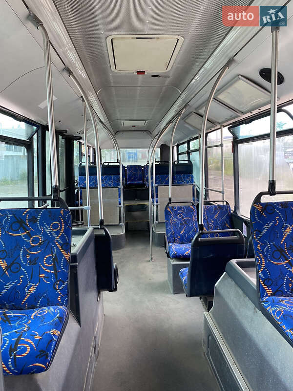Міський автобус Neoplan N 4411 2000 в Чернівцях