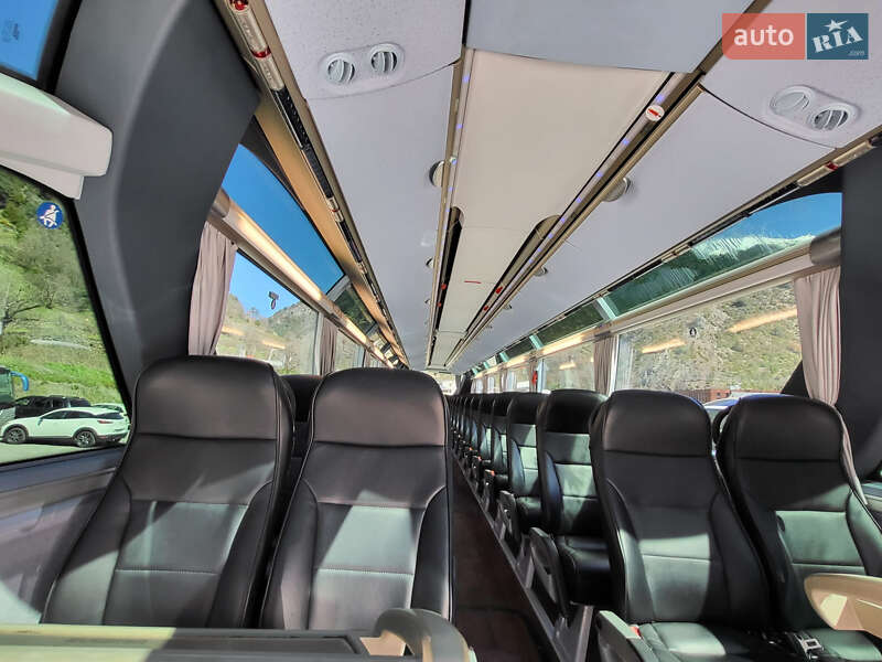 Туристичний / Міжміський автобус Neoplan N 2010 в Чернівцях