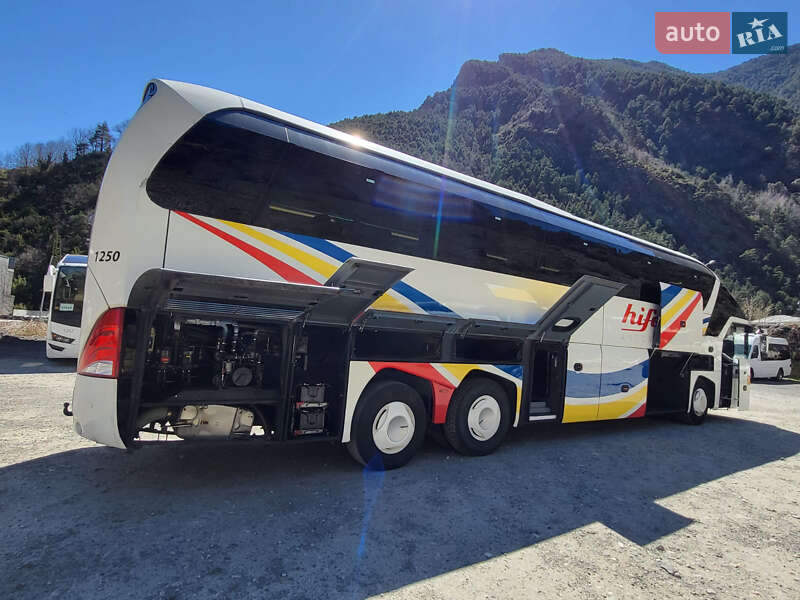 Туристичний / Міжміський автобус Neoplan N 2010 в Чернівцях