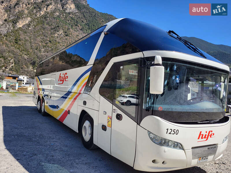 Туристический / Междугородний автобус Neoplan N 2010 в 
