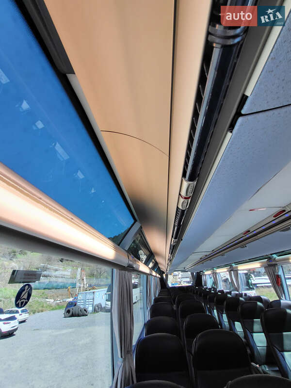 Туристичний / Міжміський автобус Neoplan N 2010 в Чернівцях