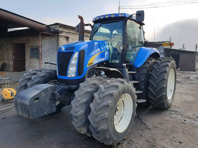 Трактор New Holland 8050 2010 в 
