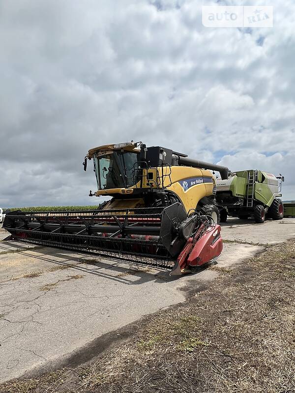 Комбайн зерноуборочный New Holland CX 8080 2009 в Кременчуге