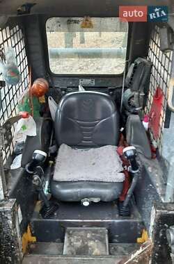 Міні-вантажник New Holland LB 2007 в 