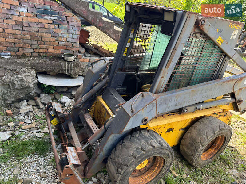 New Holland LB 2002