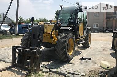 Телескопічні навантажувачі New Holland LM 735 2008 в Тернополі