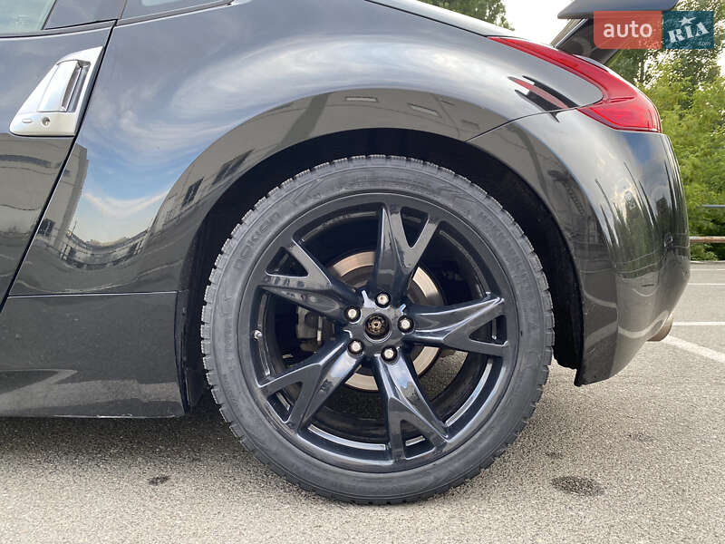Купе Nissan 370Z 2015 в Киеве